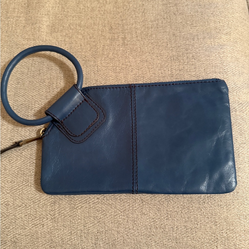 Elegant Blue Leather Wristlet